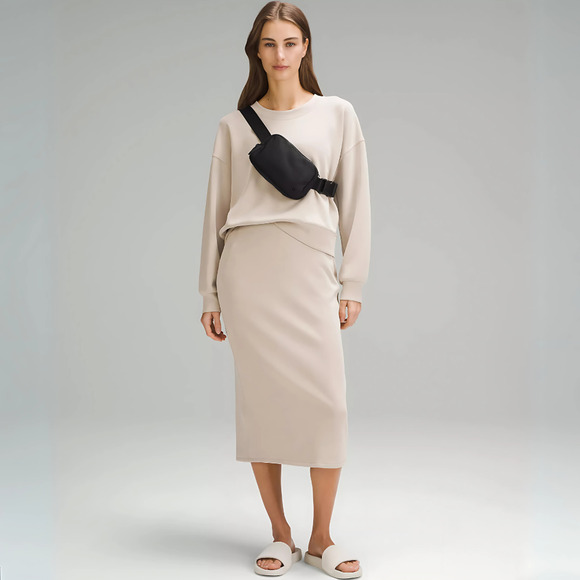 Lululemon Everywhere Crossbody Belt Bag 1L - Black - Picture 6 of 6